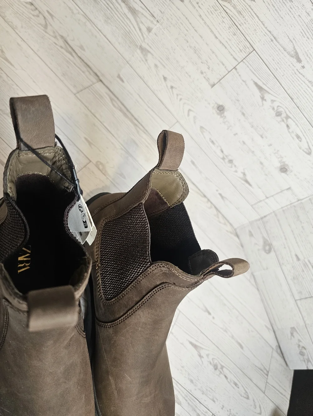 Zara Brown Leather Chelsea Boots Lug Sole Pull-On Ankle Boots Size 37 US 6.5 NWT